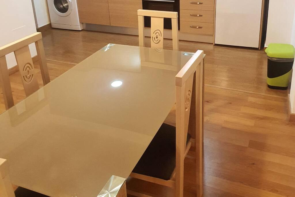 4F, Aire Acondic, 80M2, 2 Dormitorios, 4 Huespedes, Wifi Gratis La Linea de la Concepcion Bagian luar foto